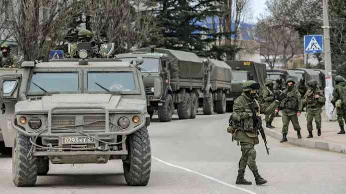 soldati e veicoli russi